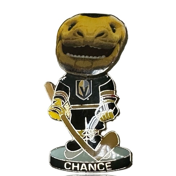 NHL Collector Trade Pins LAS VEGAS GOLDEN KNIGHTS Lot of 5. - Picture 2 of 11